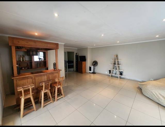 4 BEDROOM HOUSE FOR SALE IN GENL ALBERTS PARK